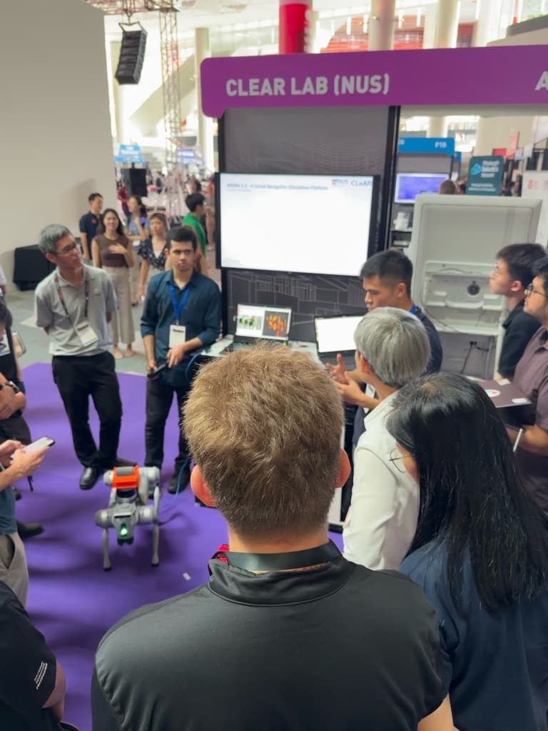 Robot demo at RoboSG